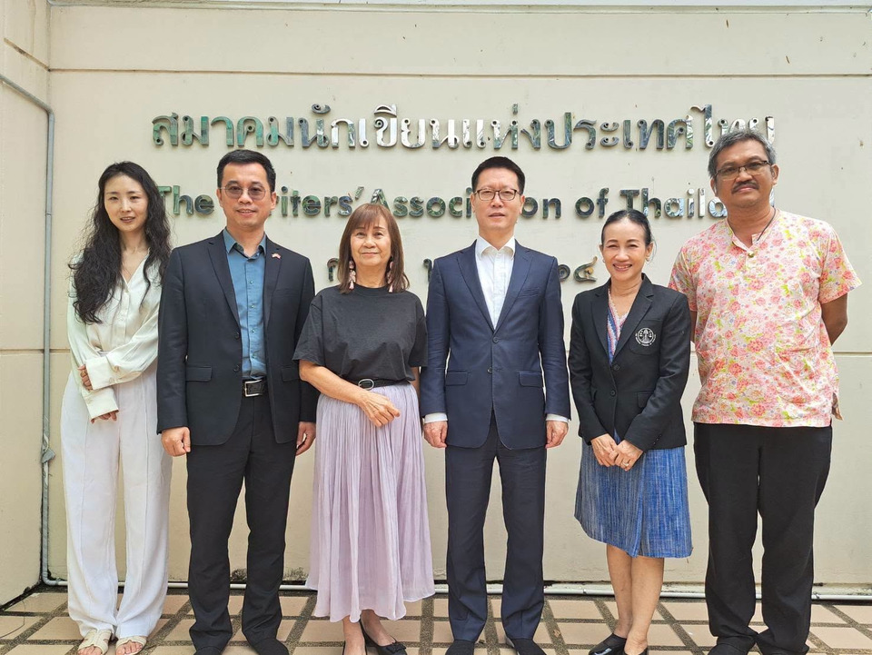 ที่ปรึกษาฝ่ายวัฒนธรรมสถานทูตจีน ร่วมหารือกิจกรรมวรรณกรรมกับสมาคมนักเขียนแห่งประเทศไทย
