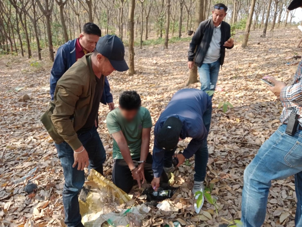 ตร.ชัยภูมิ ตามรวบ มือยิงรัวสนั่นนับ 10 นัดดับ อดีต น.ช.วัย 31ปี คาปั้มน้ำมัน สารภาพแค้นเพื่อนรักทำร้ายลูกสาวบ่อยครั้ง