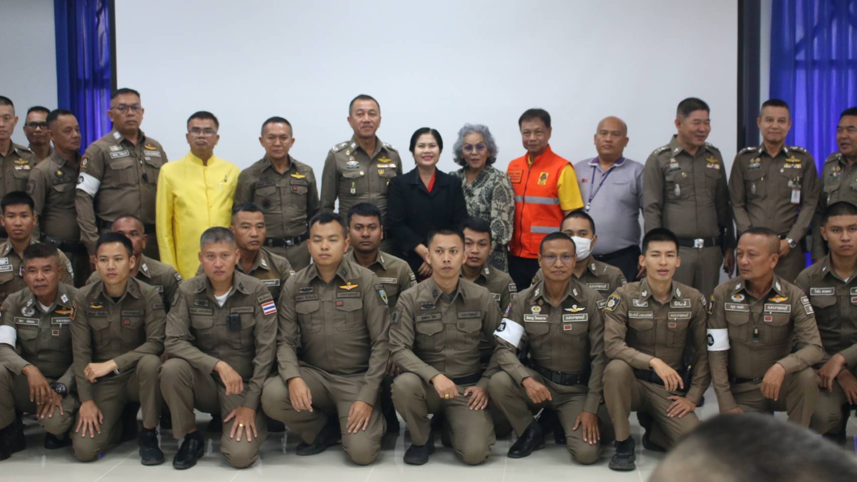 กาญจนบุรีอบรมตำรวจจราจรช่วยเหลือปชช.ช่วงส่งท้ายปีบนเส้นทางมอเตอร์เวย์ 81 บางใหญ่-กาญจนบุรี  