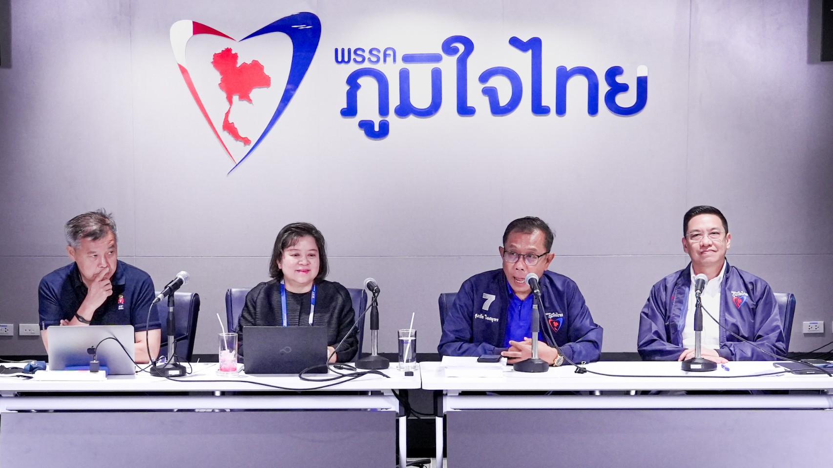  "ภท." ผนึกนักวิชาการโต้ "ทีดีอาร์ไอ" จี้แก้ข้อกล่าวหาใช้เงินมากสุดถึง 1.9 ล้านล้านบาท ทำเสียคะแนนนิยม
