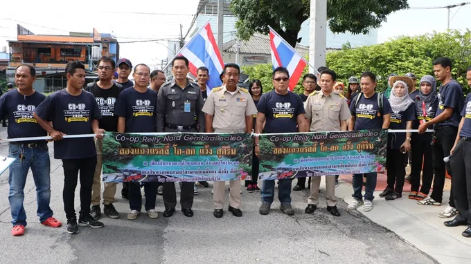 สกจ.นราธิวาส นำทีมลงพื้นที่ 3 อำเภอ มอบนโยบายพัฒนาสหกรณ์ ยกระดับสู่ความเข้มแข็งอย่างมืออาชีพ