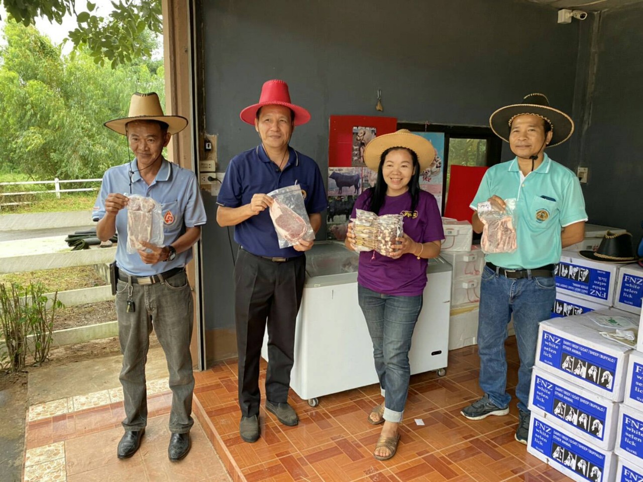 ปศุสัตว์ยโสธรเยี่ยมชมและส่งเสริมการขายผลิตภัณฑ์ของกลุ่มโคขุนที่สร้างงาน สร้างรายได้ ในท้องถิ่น