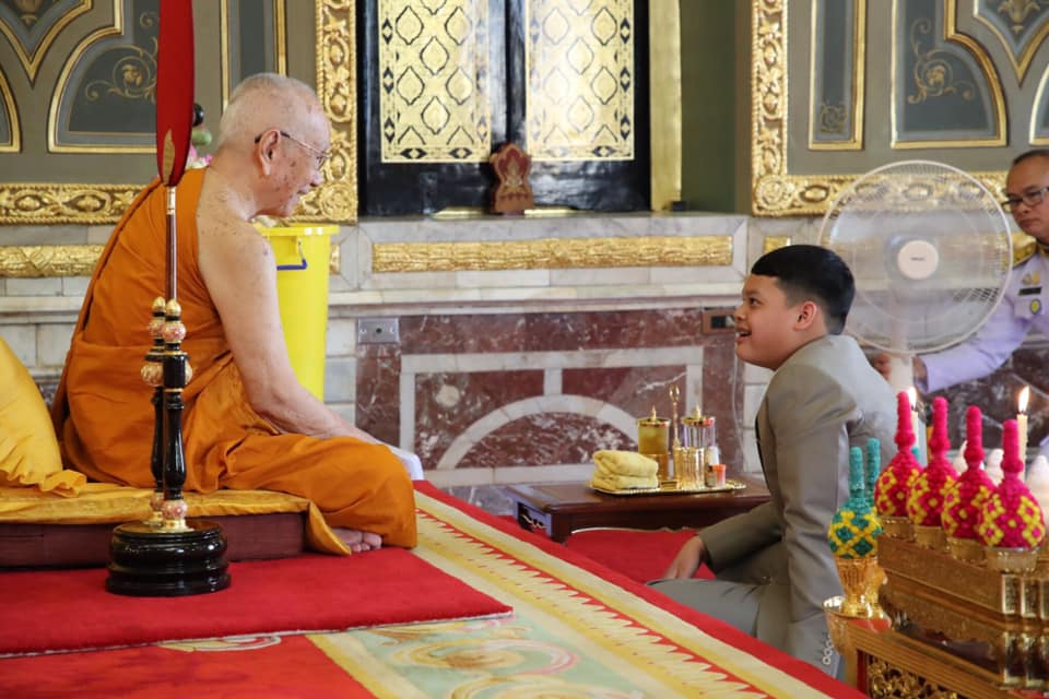 เจ้าฟ้าทีปังกรรัศมีโชติ ทรงสนทนาธรรมกับสมเด็จพระสังฆราช 