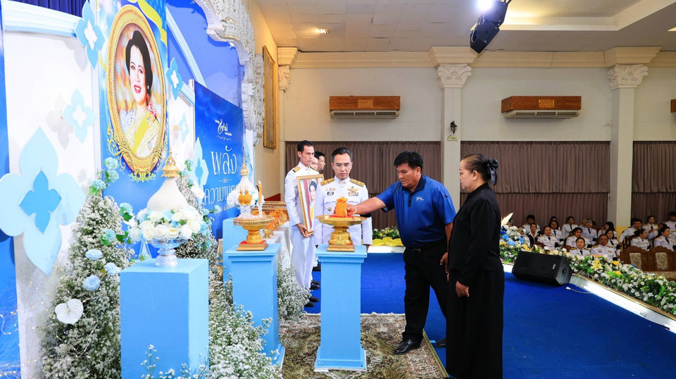 ลพบุรีมอบเงินขวัญถุงกองทุนแม่ของแผ่นดิน เดินหน้าพลังชุมชนต้านยาเสพติด 