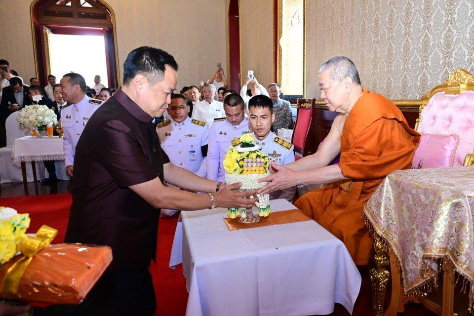 “อนุทิน” เข้ากราบนมัสการ “สมเด็จธงชัย” เนื่องในโอกาสเจริญอายุวัฒนมงคล 73 ปี ณ วัดไตรมิตรฯ