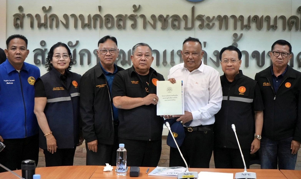 กมธ.ทหาร วุฒิสภา ลุยสงขลา ติดตามแผนรับมือน้ำท่วมหาดใหญ่ ดันงบซ่อมคลอง ร.1-เพิ่มแก้มลิง