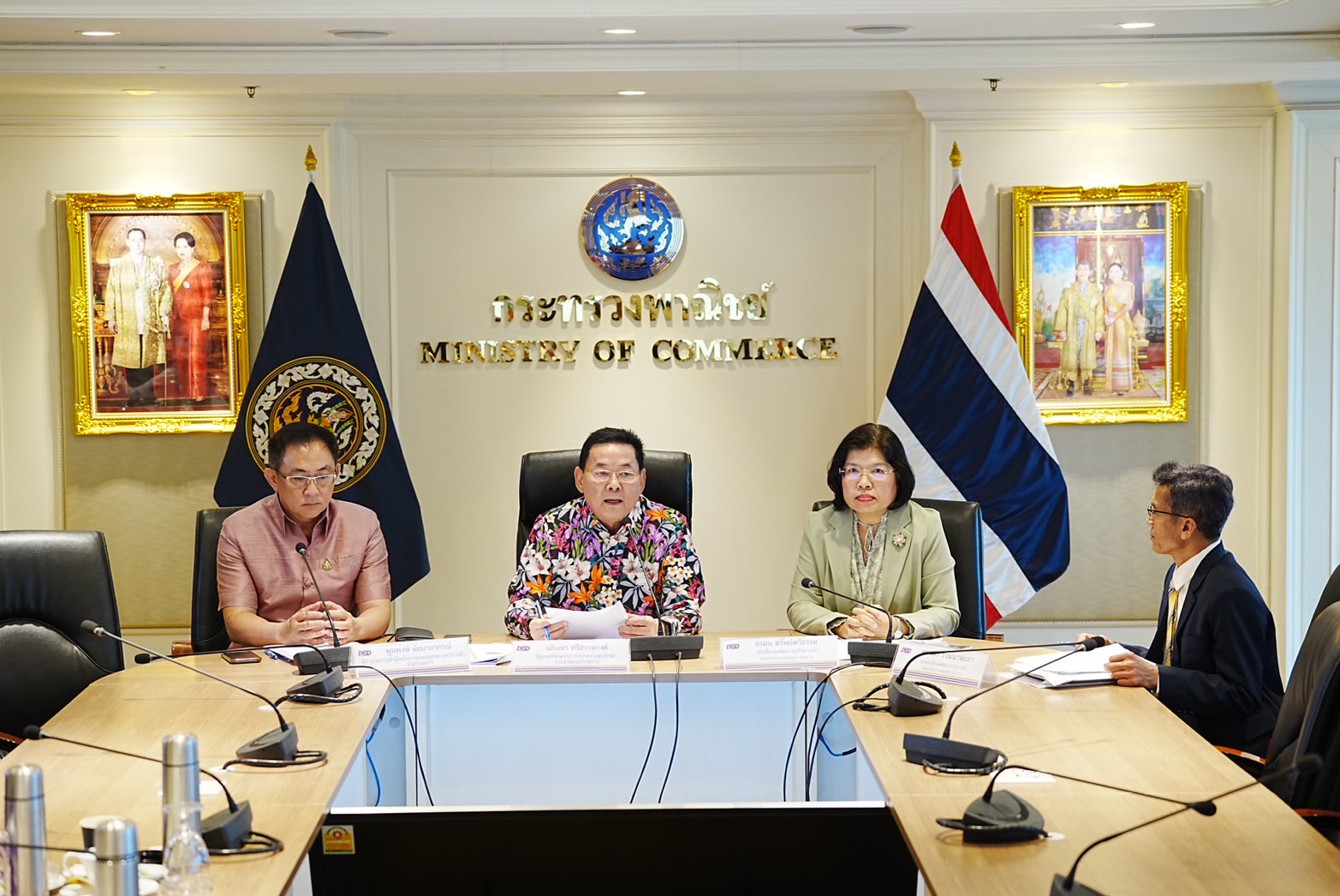 พาณิชย์ร่วมแรงงานดันใช้กองทุนประกันสังคม ค้ำเงินทุนดอกเบี้ยต่ำ ใช้แฟรนไชส์สร้างอาชีพ ม.33 ที่ขึ้นทะเบียน 