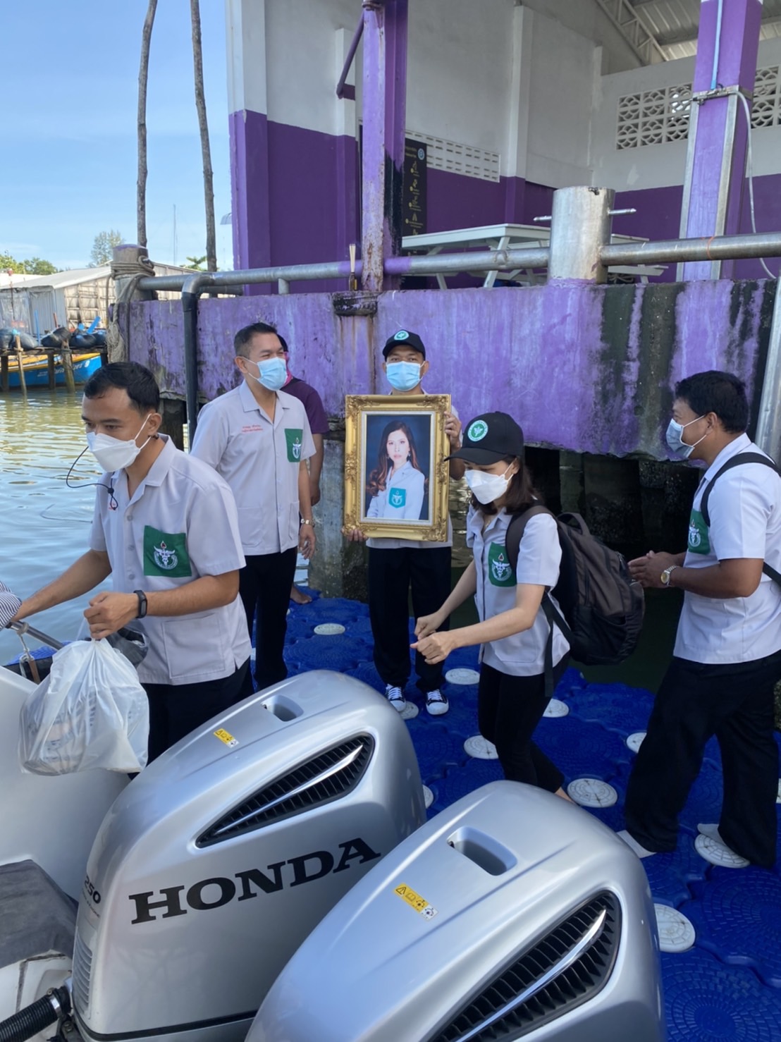 ร่วมให้บริการวัคซีนพระราชทาน"ซิโนฟาร์ม" ชุมชนชาวมอแกน หมู่เกาะสุรินทร์