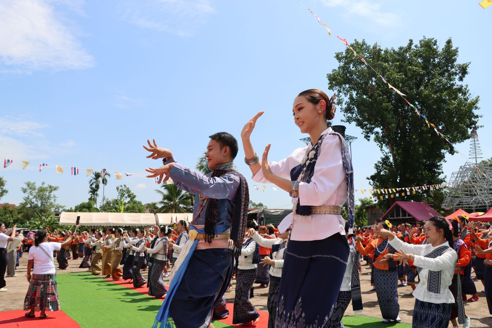 อบจ.อุดรธานี หนุนงานประเพณี สรงน้ำพระ สักการะหลวงพ่อใหญ่ บ้านสร้างหลวง ต.เชียงหวาง อ.เพ็ญ ประจำปี 2569