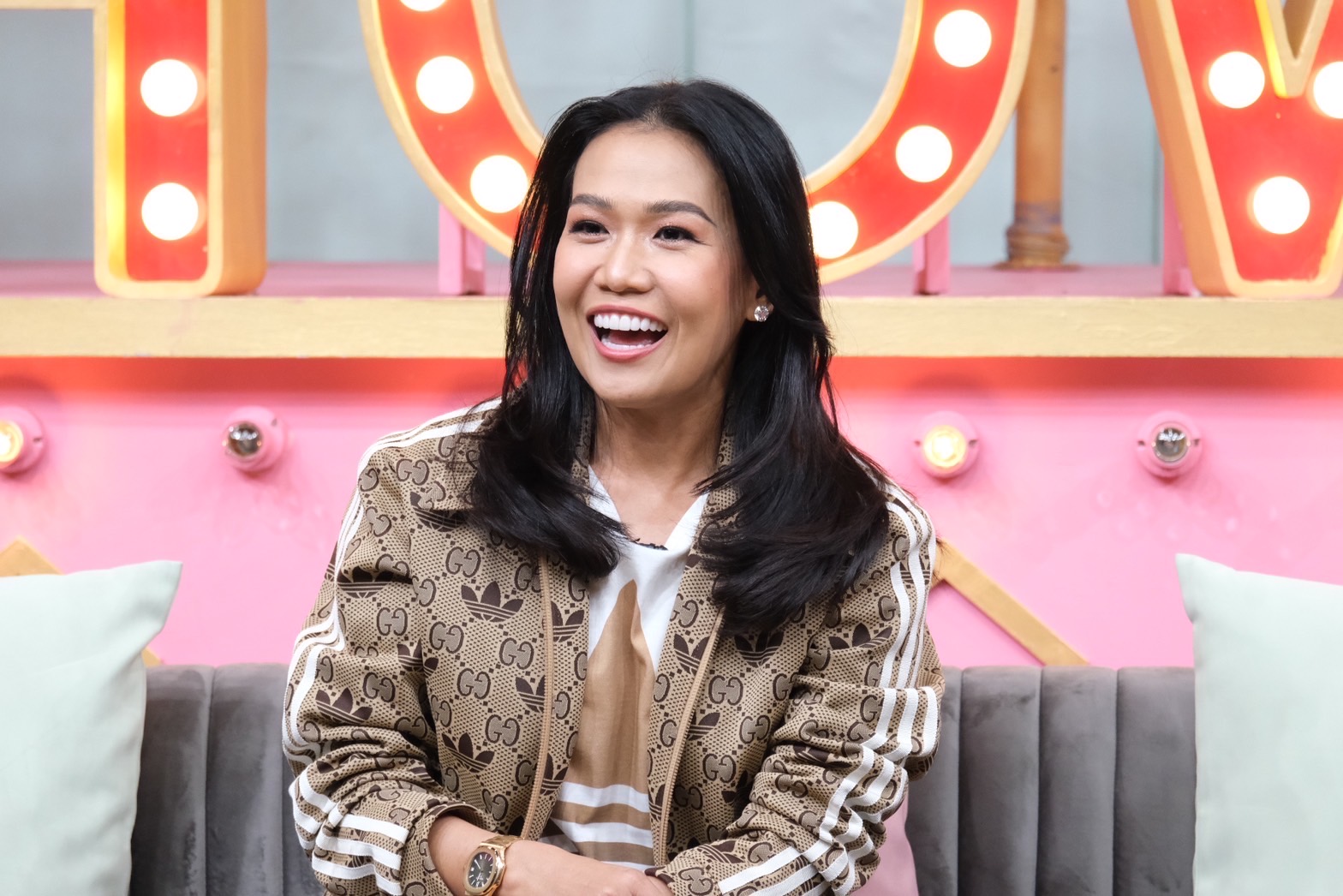  'กาละแมร์'เปิดใจหลังเจอมรสุมลูกใหญ่  เลิกทำธุรกิจเก่า เพราะผลประโยชน์ไม่ลงตัว? คัมแบ็คงานพิธีกร