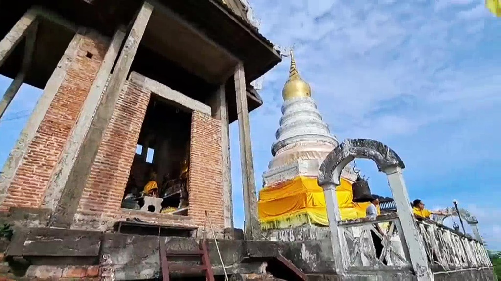 ชาวเน็ตแห่แชร์ความงามโบราณสถาน "วัดเขาพลอยแหวน" วัดแห่งสายแร่รัตนชาติที่สายมูต้องมา