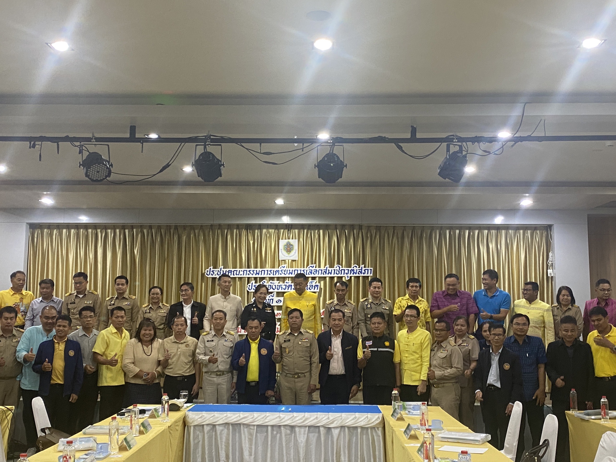 กกต.ร้อยเอ็ดติวเข้ม 20 อำเภอ พร้อมเลือกตั้ง สว. 