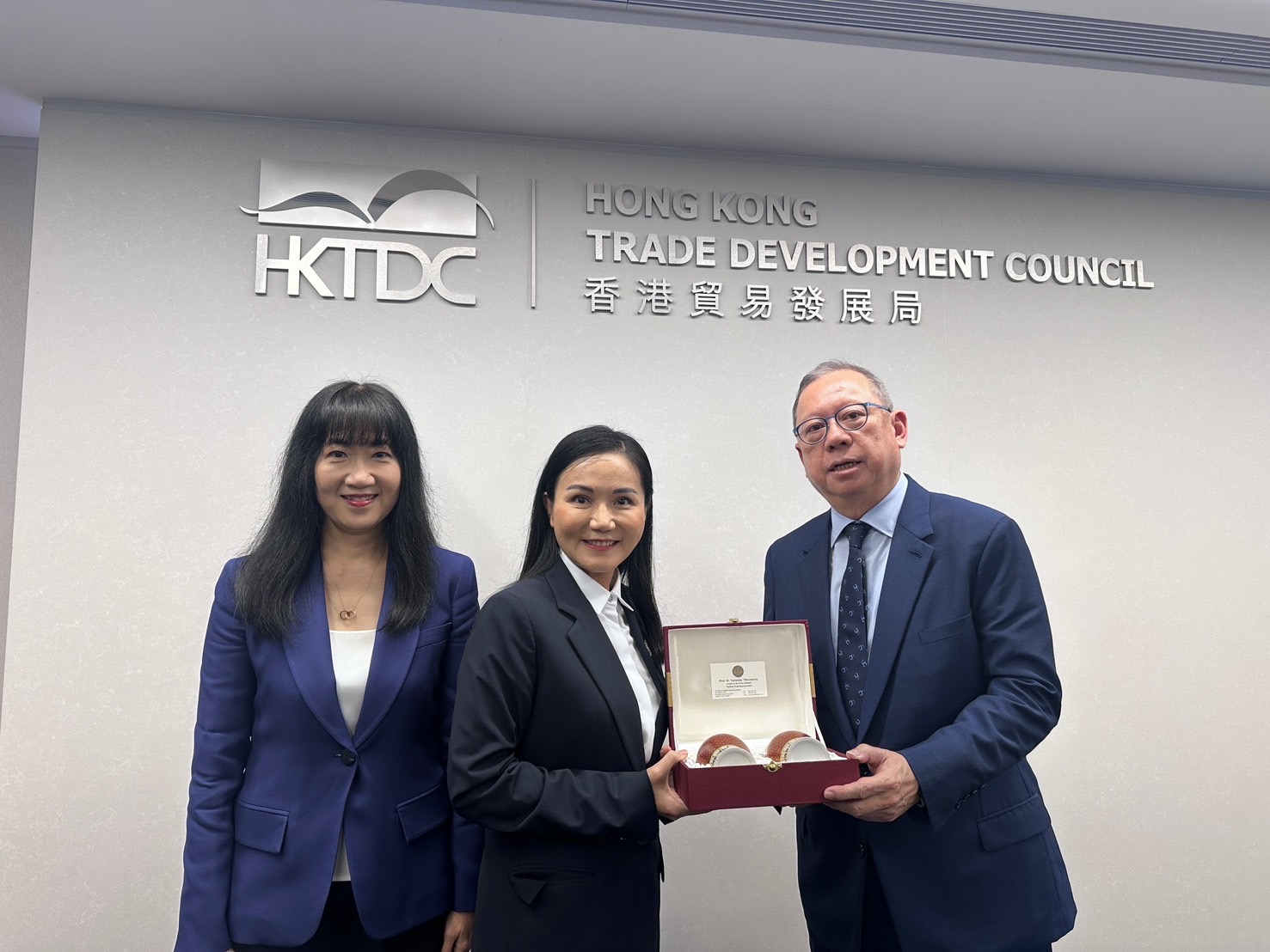 “นฤมล” เผย สภาพัฒนาการค้าฮ่องกงให้ความสนใจลงทุนผ่าน Green Fund ของไทย พร้อมสนับสนุน Softpower สินค้าไทยอย่างต่อเนื่อง