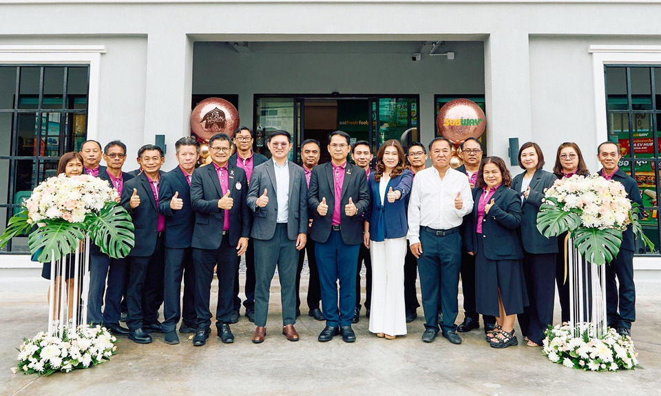 ‘พันธุ์ไทย’ ควง ‘ซับเวย์’ ปักธง PEA EV Hub ชะอำ  ตอบโจทย์ทุกไลฟ์สไตล์ ครบ จบ ในที่เดียว