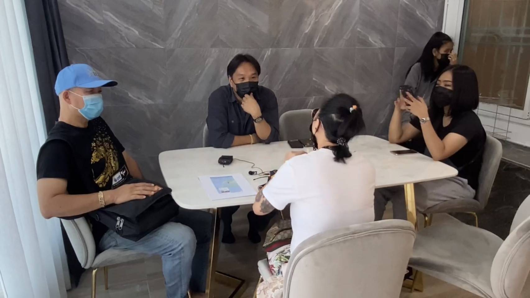  แม่ค้าร้องทนายดังถูกคนร้ายปลอมใบมรณบัตรยื่นขอซิมใหม่โหลดแอปสูญเงินหลักล้าน     