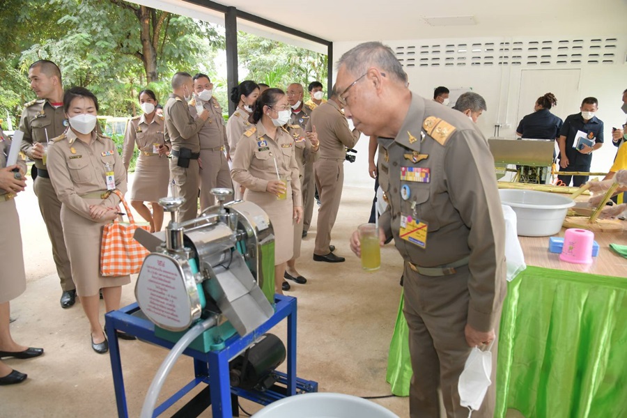 องคมนตรีติดตามงานศูนย์ศึกษาการพัฒนาห้วยทรายฯ จ.เพชรบุรี