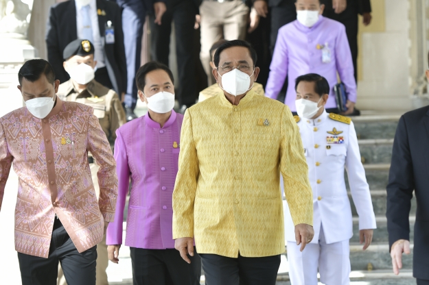 “บิ๊กตู่” นำพระพุทธรูปส่วนตัวกลับแล้ว - ปลามังกร "บิ๊กป้อม" ยังอยู่ หลัง “วิษณุ” กางไทม์ไลน์รัฐบาลใหม่