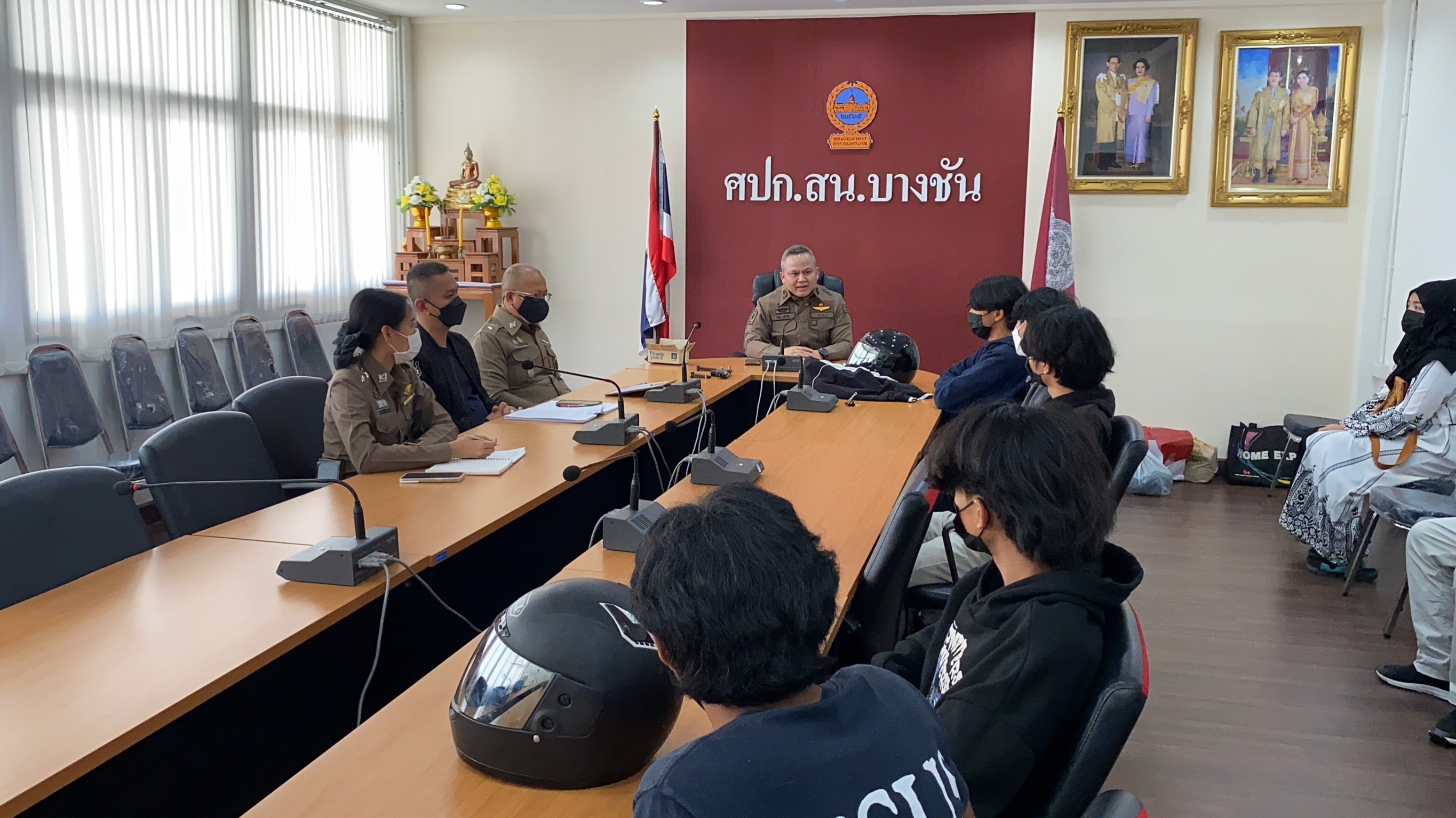 'ผกก.บางชัน'ประสานผู้ปกครองพาผู้ต้องหาเยาวชนยิงคู่อริบาดเจ็บมอบตัว 6 คน  