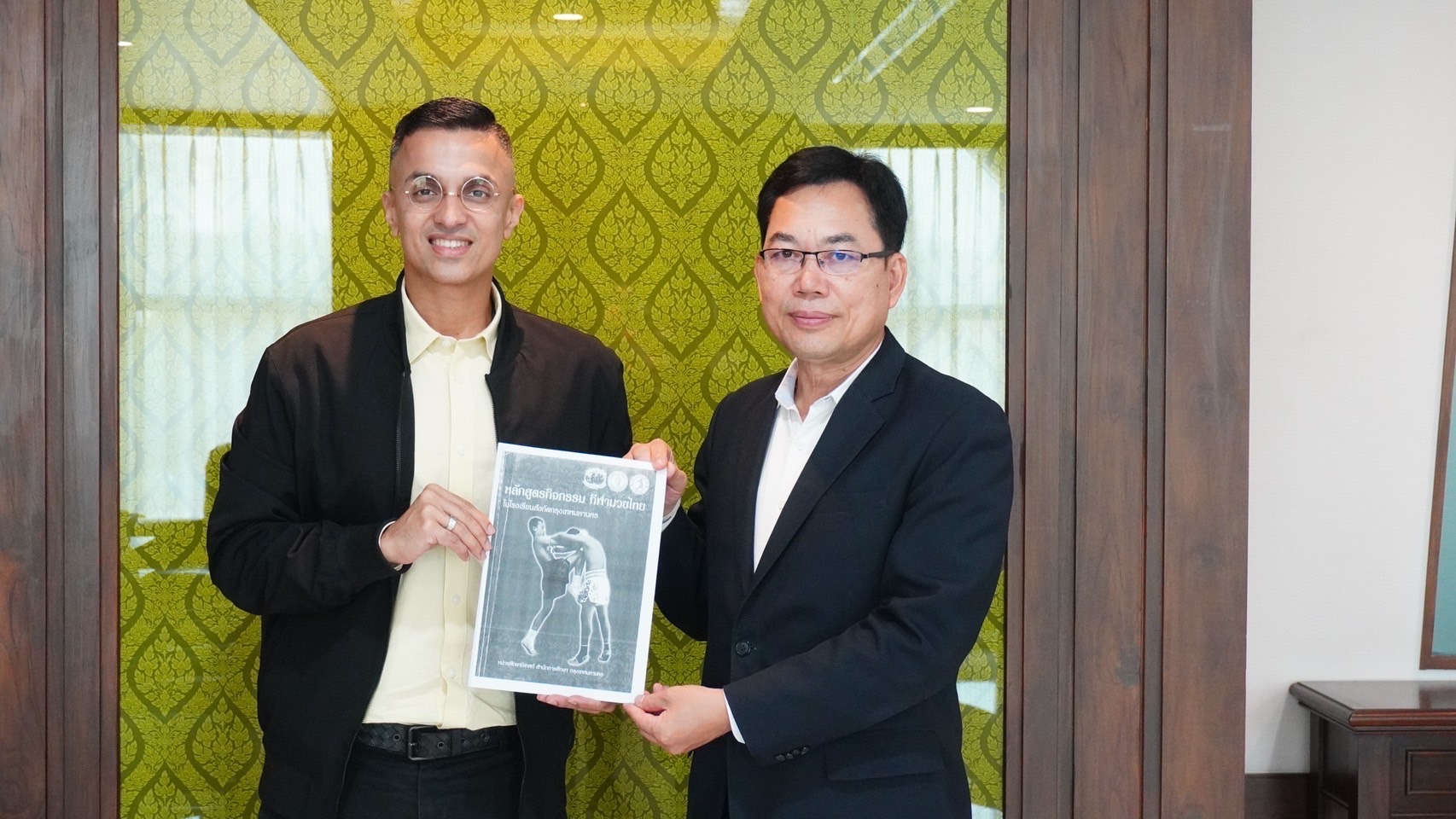 "ปธ.สภากทม." ดันวิชามวยไทยสอนในโรงเรียนกทม.หวังสร้างแรงบันดาลใจฝึกมวยให้เยาวชน