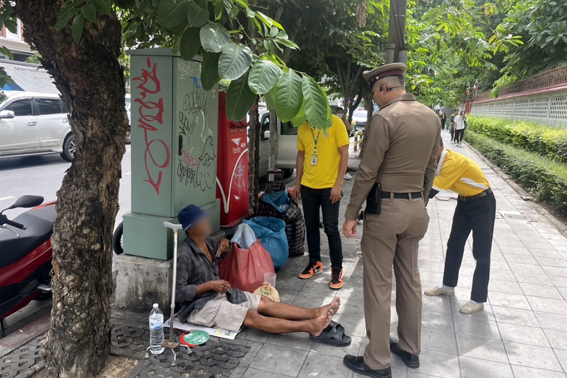 “วราวุธ” กำชับศรส.ร่วมกวาดล้างขอทานกลางกรุง พบเงินสดในบัญชีอื้อ