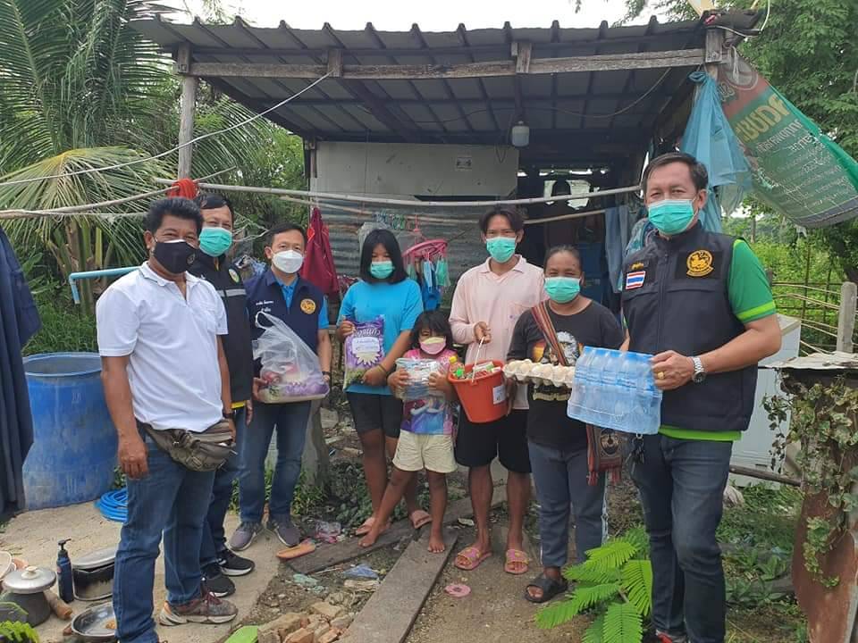 'กำนันตำบลโคกตูม' เดินหน้าทำความดีเพื่อสังคม  มอบสิ่งของช่วยเหลือครอบครัวยากจนจากสถานการณ์โควิด19