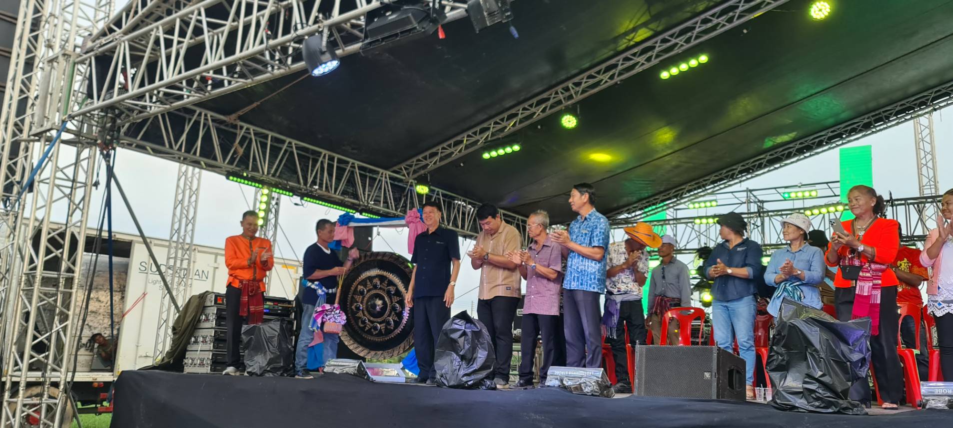 ที่ปรึกษารมว.เกษตรฯ เปิดงานประเพณีบุญบั้งไฟทต.เมยวดี ประจำปี 2567
