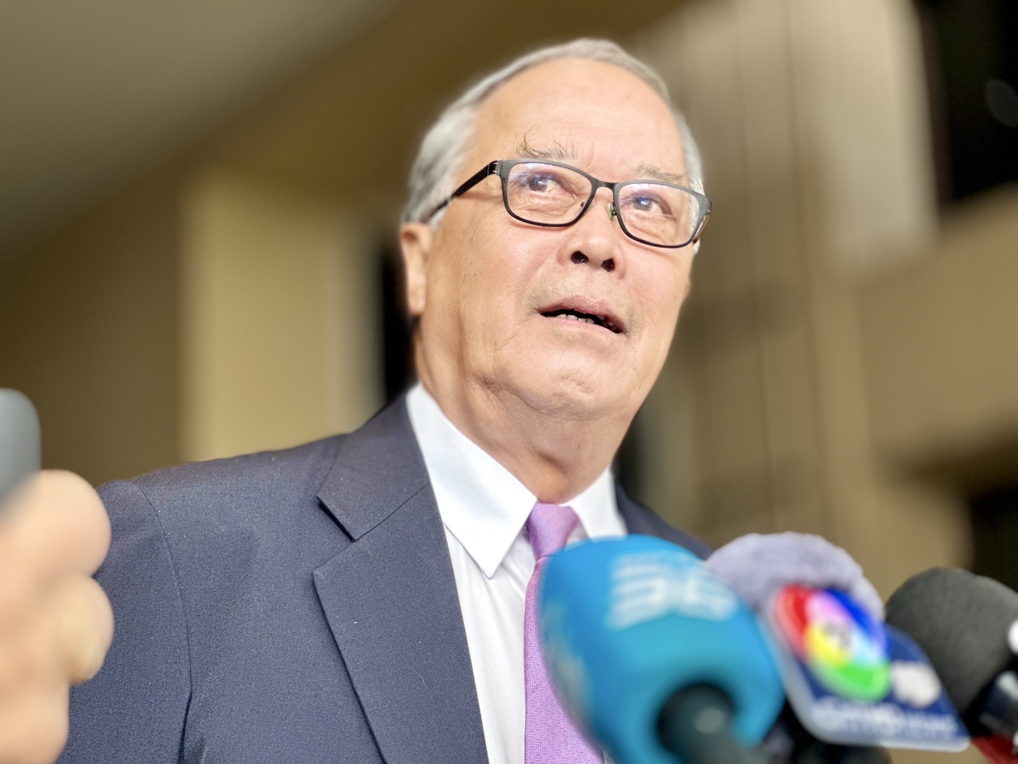 “ชูศักดิ์” ยันต้องระวัง หากตั้ง รมต.-ขรก. การเมือง หลังศาลรธน.ไม่วินิจฉัยปมซื่อสัตย์สุจริต โอดนักการเมืองไม่ใช่พระ หวังแก้รธน.ทั้งฉบับ 