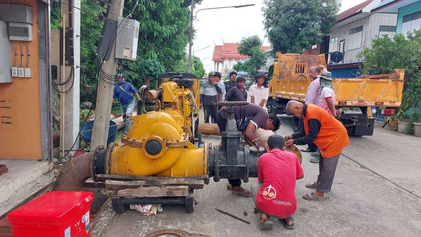 กรมชลฯ เร่งสูบน้ำ-กำจัดวัชพืช รับมือน้ำหลาก
