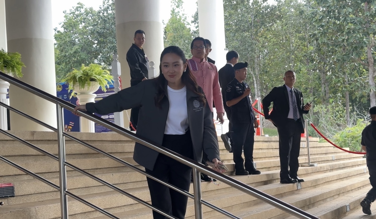 นายกฯ หลุดปาก บอกพรุ่งนี้ ไปชมความน่ารัก “น้องเอวา” สวนสัตว์ไนท์ซาฟารี เชียงใหม่ 