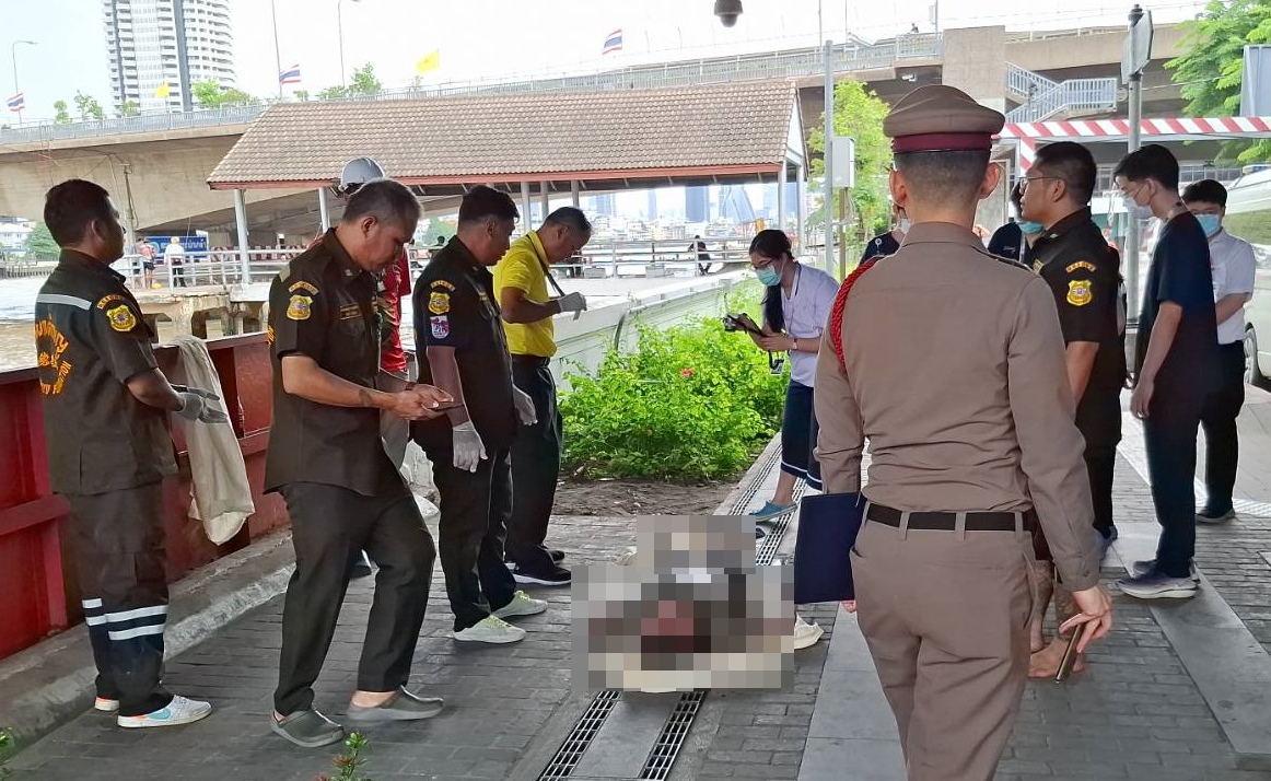 พบร่างชายปริศนาลอยอืดกลางแม่น้ำเจ้าพระยา