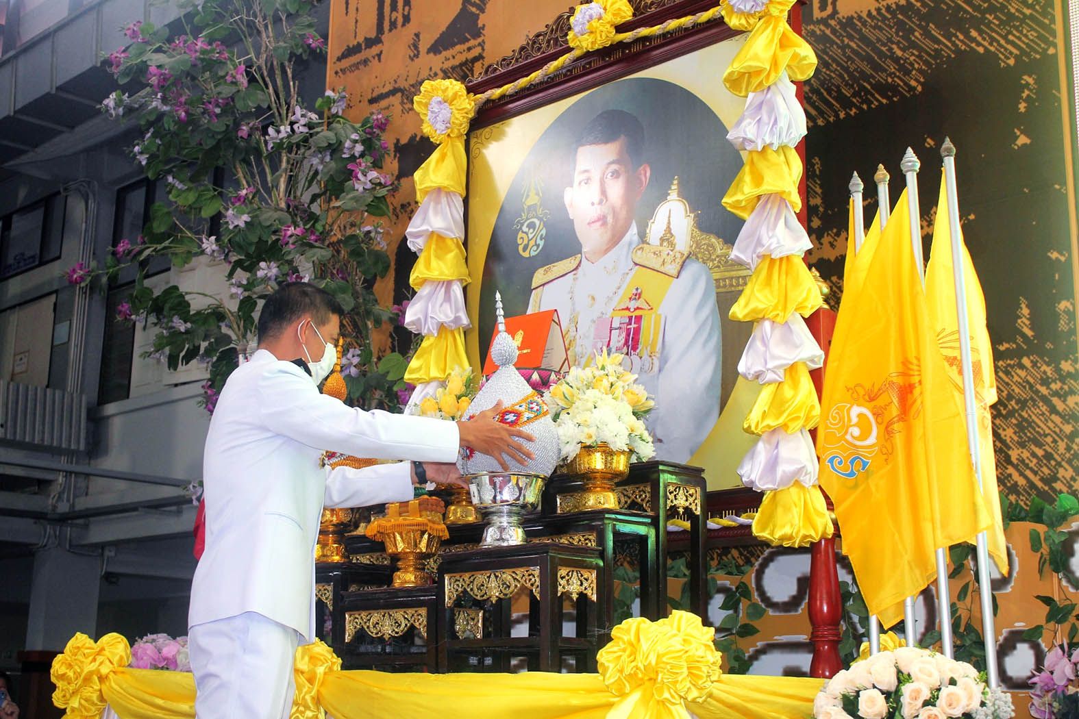 วิทยาลัยการอาชีพวังไกลกังวลเฉลิมฉลองสถานศึกษารางวัลพระราชทาน  