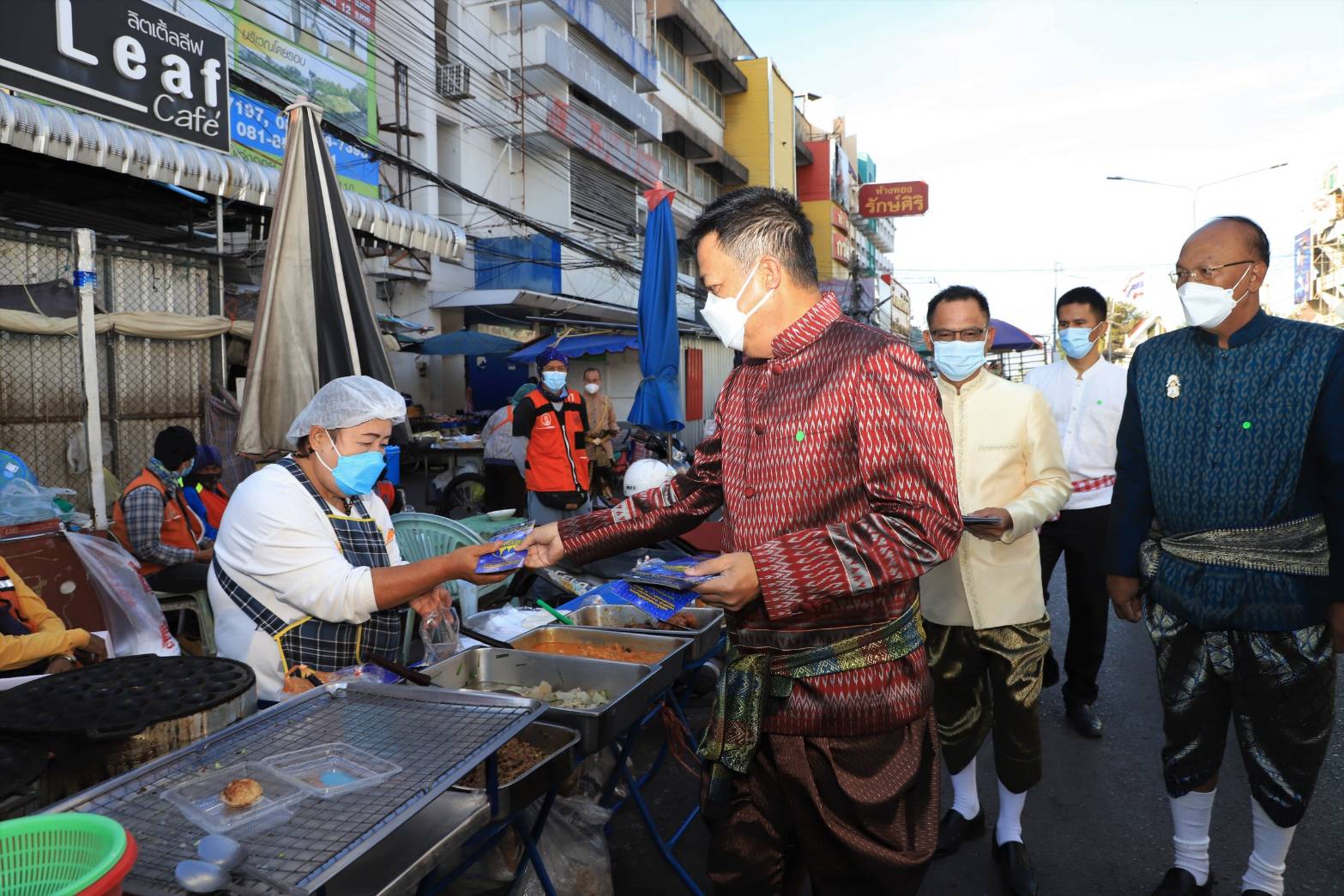 พ่อเมืองกรุงเก่า นำรณรงค์ใส่ผ้าไทยทั้งเมือง ร่วมเฉลิมฉลอง 3 ทศวรรษ ที่ยูเนสโก้ขึ้นทะเบียนมรดกโลก ในงาน “ยอยศยิ่งฟ้าอยุธยามรดกโลก” 