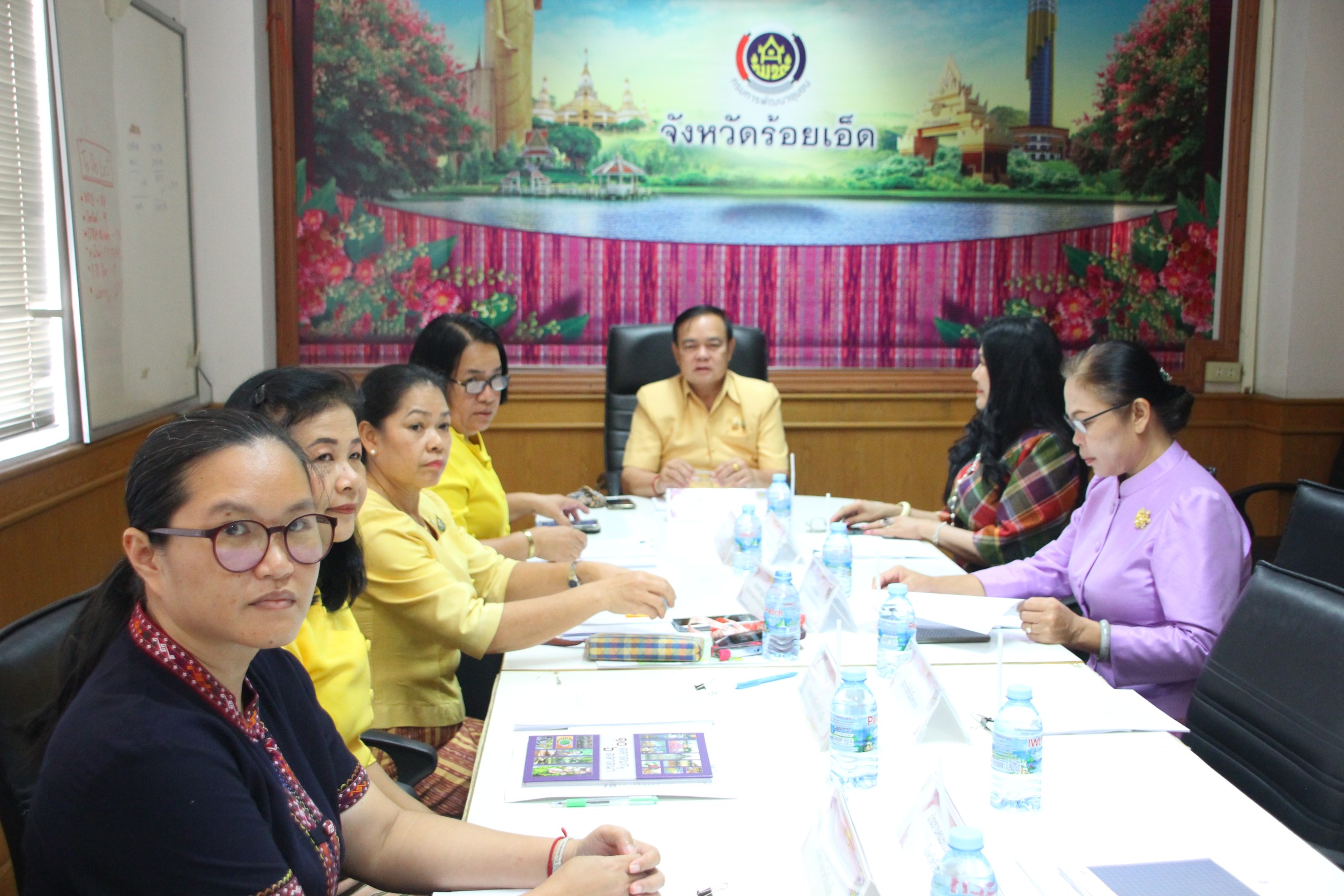 ร้อยเอ็ดกลั่นกรองการประกวดผ้าลาลายพระราชทานลายสิริวชิราภรณ์" และงานหัตถกรรม ระดับจังหวัด ประจำปี ครั้งที่ 1/2567