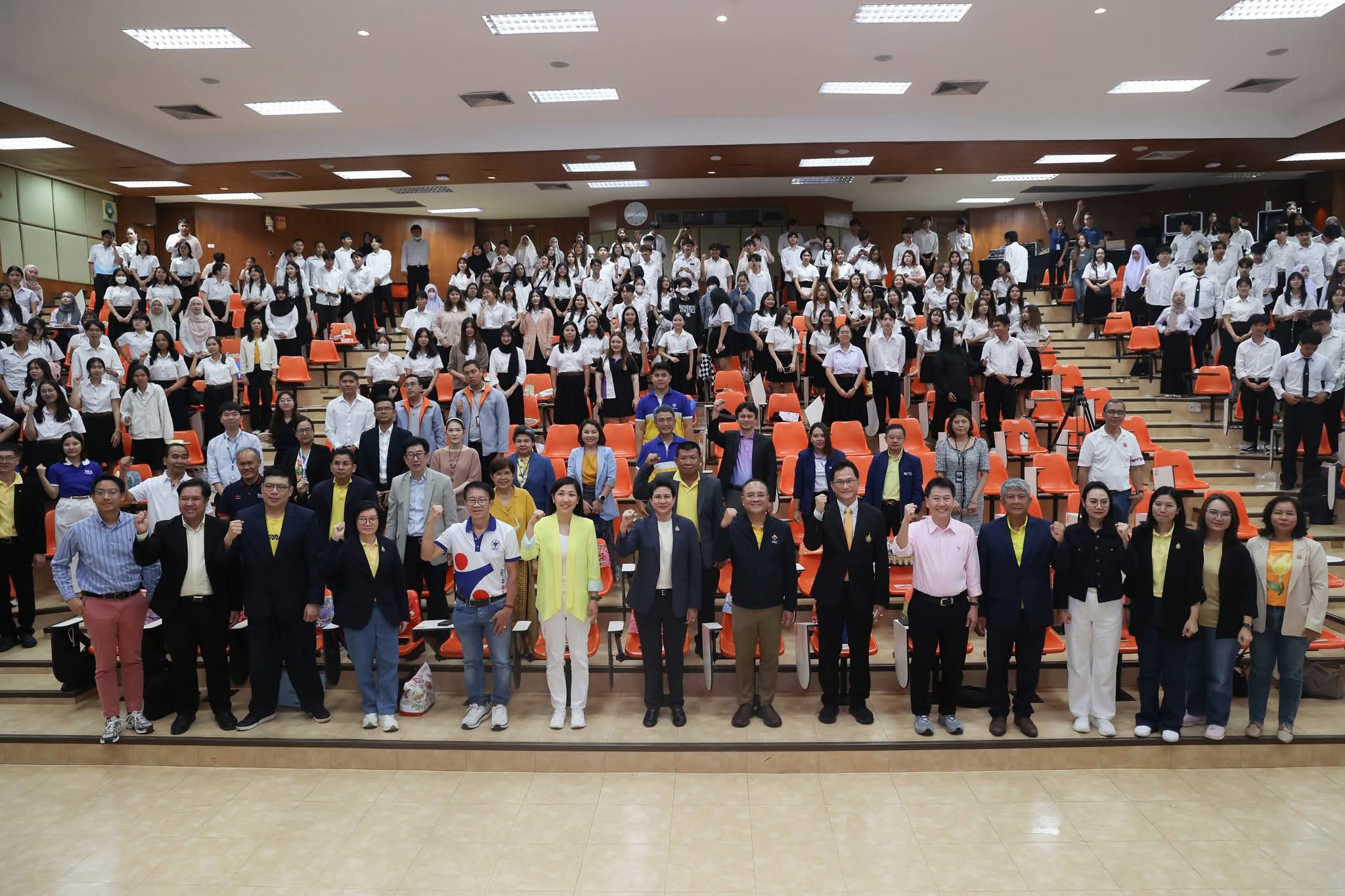 ธุรกิจประกันชีวิตร่วมขับเคลื่อนคนรุ่นใหม่สู่สายอาชีพประกันภัย ในงาน OIC: Be Smart First Jobber ปีที่ 4 จังหวัดสงขลา