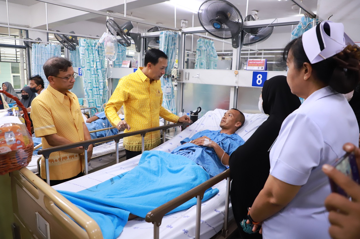 ผู้ว่าฯ นราธิวาสเยี่ยมให้กำลังใจกำลังพลที่ได้รับบาดเจ็บในพื้นที่อำเภอเจาะไอร้อง  