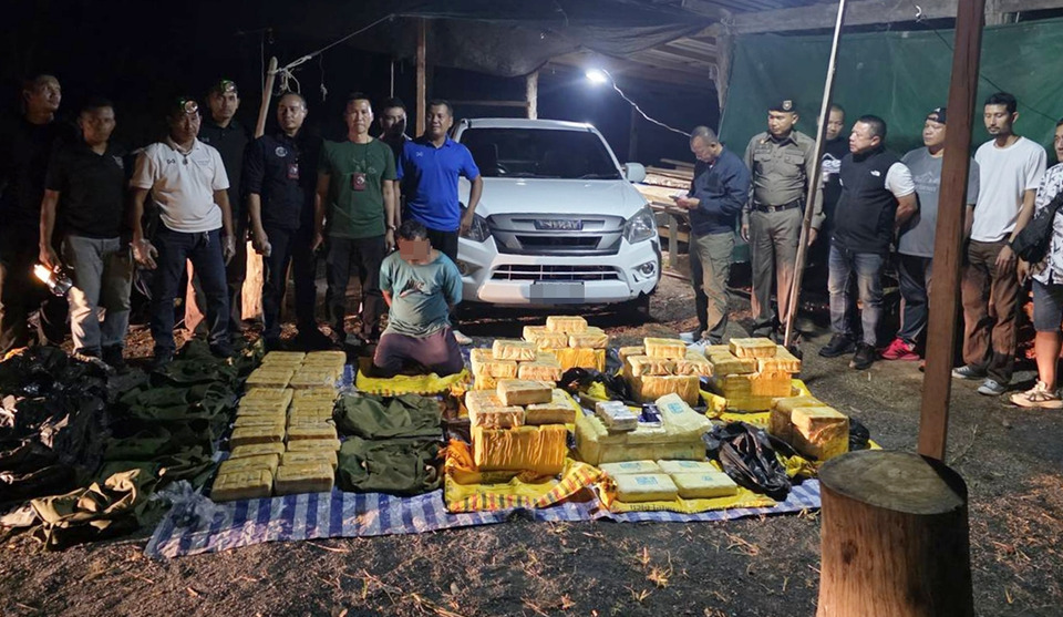 ตำรวจทุ่งสงจับล็อตยาบ้ายักษ์ 1.55 ล้านเม็ด ยึดปืน 3 กระบอก เงินสดกว่า 1 ล้าน เร่งขยายผล