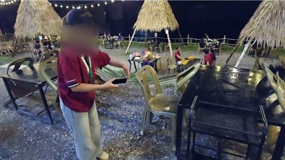  เจ้าของร้านหมูกระทะกาญจนบุรี  งัดวงจรปิดแฉ ตร.ร้อยตรีลวนลามพนักงานสาว
