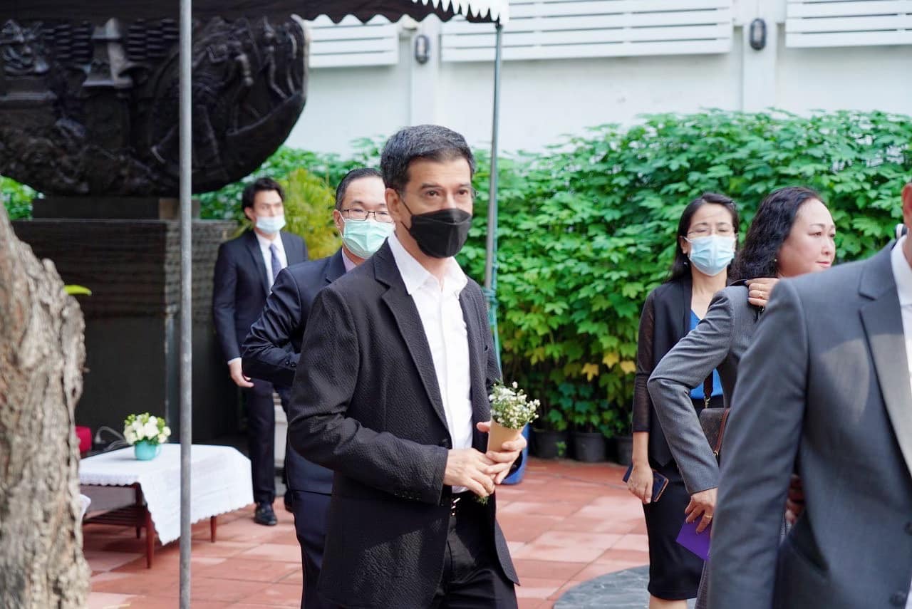 "ศิธา" แนะ "ผู้นำ" ใจกว้าง ปม "เดี่ยว 13" วิจารณ์ เตือนอย่าใช้กฎหมายปิดปากปชช.