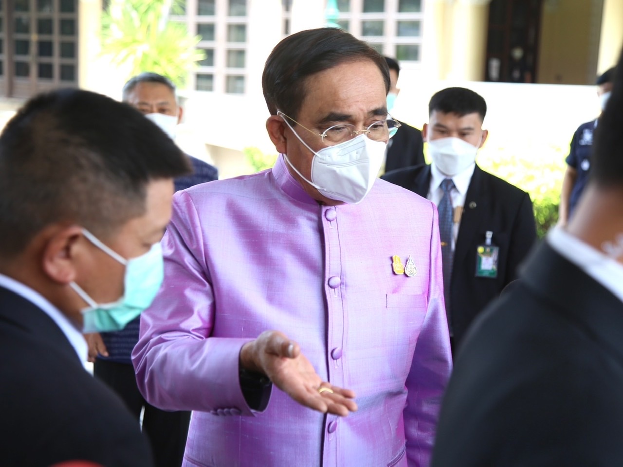 "นายกฯ" ถกด่วน งบเยียวยาน้ำท่วม-เหตุหนองบัวลำภู เผยกฎหมายขายที่ดินต่างชาติ ยังไม่ถอน ให้ยกเลิกไปก่อน