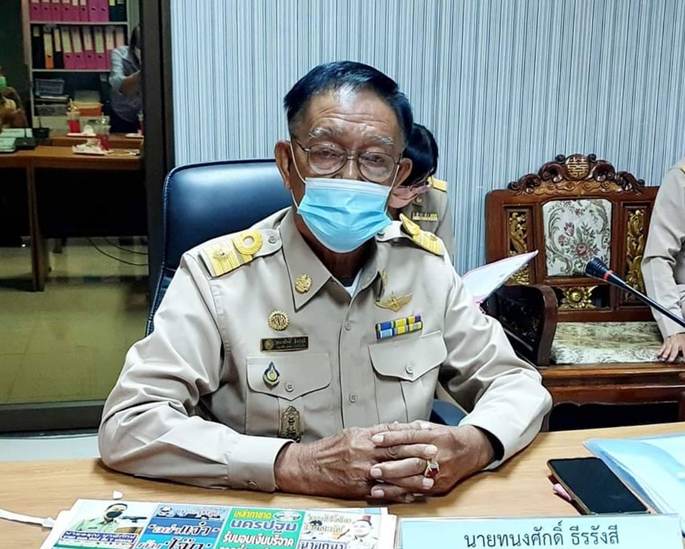 อบต.บางโทรัด โหวตเลือก "ทนงศักดิ์ ธีรรังสี " นั่งประธานสภาฯ