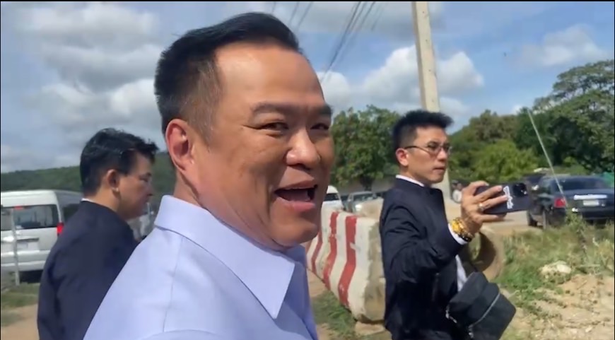 "อนุทิน" ปัดออกความเห็นหลัง "ก้าวไกล" เสนอทบทวนมติสภาโหวตชื่อ นายกฯซ้ำ ชี้เป็นคำสั่งศาลใครจะกล้า