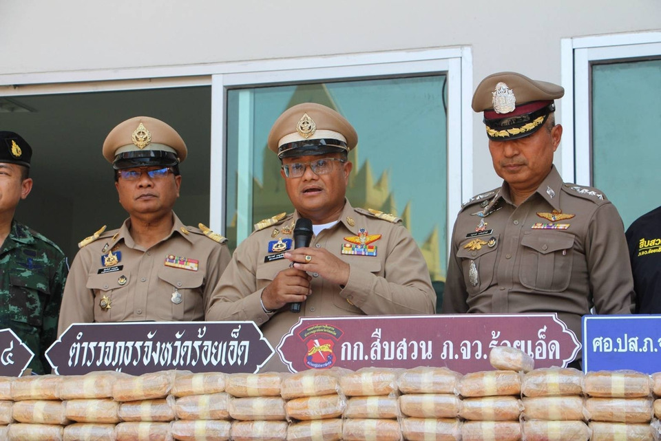 ร้อยเอ็ดแถลงจับเครือข่ายลำเลียงยาบ้า 4.8 แสนเม็ด รวบผู้ต้องหา 2 ราย