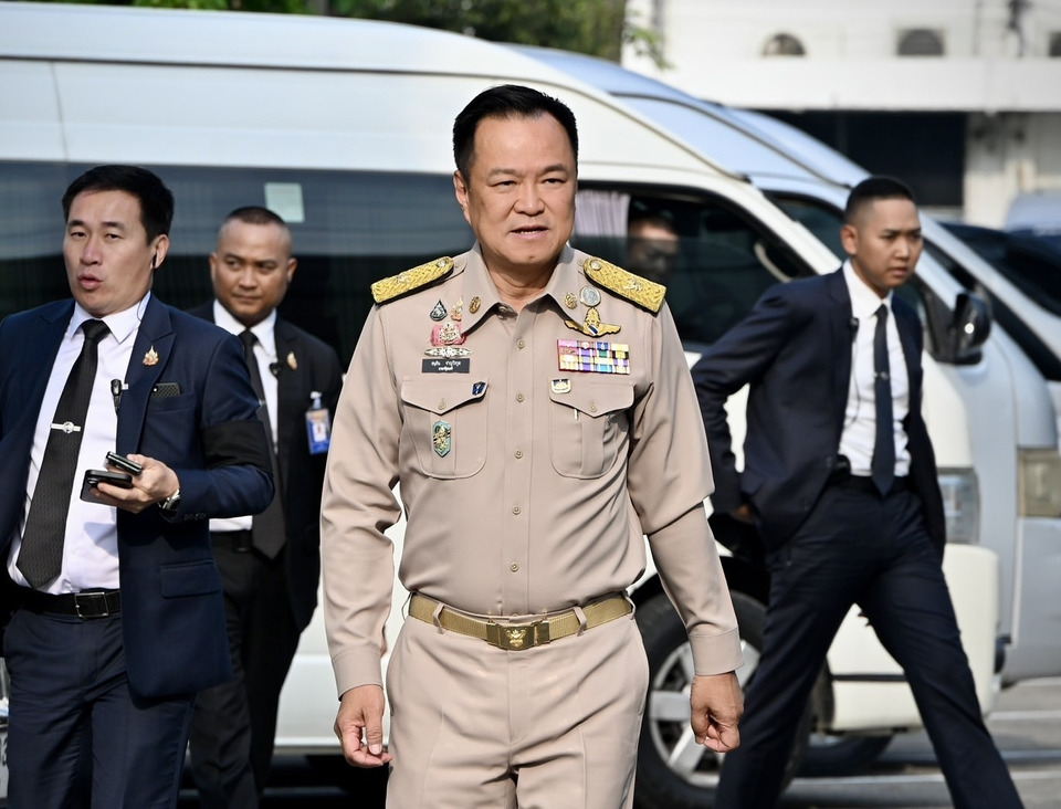 “อนุทิน” ปัดตอบดีล “กธ.” ร่วมรัฐบาล ไม่เอา “ธรรมนัส” ขอรอ กกต.รับรอง บอก​ยึด กม. ปม "พรรคปชน." ใช้เลเซอร์ไอดี