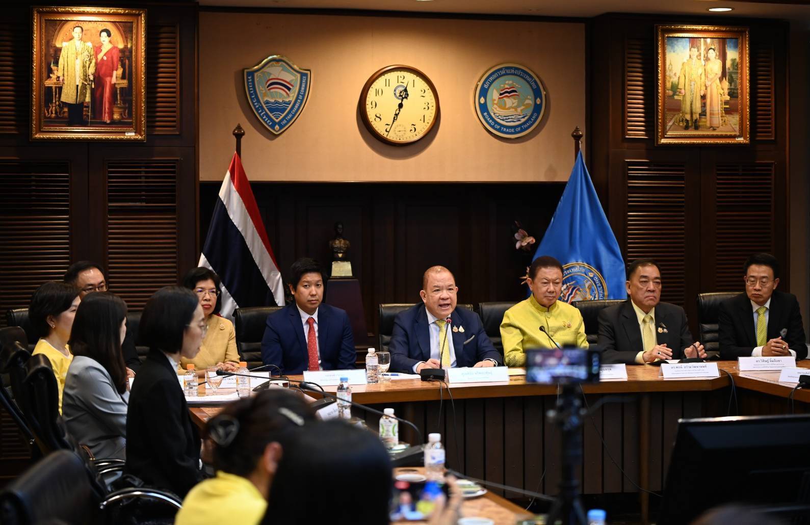 “พิชัย” ถก "หอการค้า" ลุยเจรจา FTA-ดูแลสินค้าเกษตรใกล้ชิด-ปราบสินค้าด้อยคุณภาพ