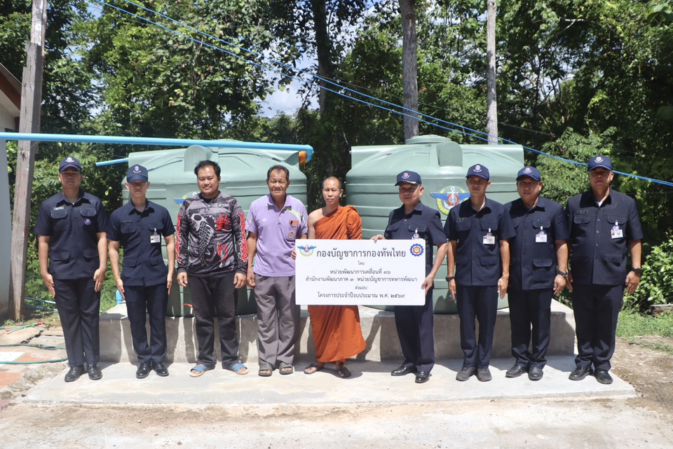 นพค.36 ส่งมอบถังเก็บน้ำ 3,000 ลิตร 6 ถัง ให้ 3 วัดในแม่สะเรียง ช่วยบรรเทาภัยแล้ง-เพิ่มน้ำใช้ตลอดปี
