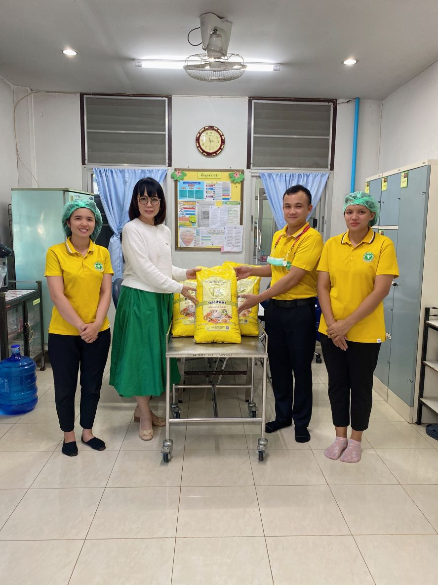 ทริปเปิ้ล เอส แอสเซท ส่งต่อน้ำใจ หนุนบุคลากรการแพทย์ มอบน้ำดื่มและอาหารแห้ง รพ.นากลาง จ.หนองบัวลำภู