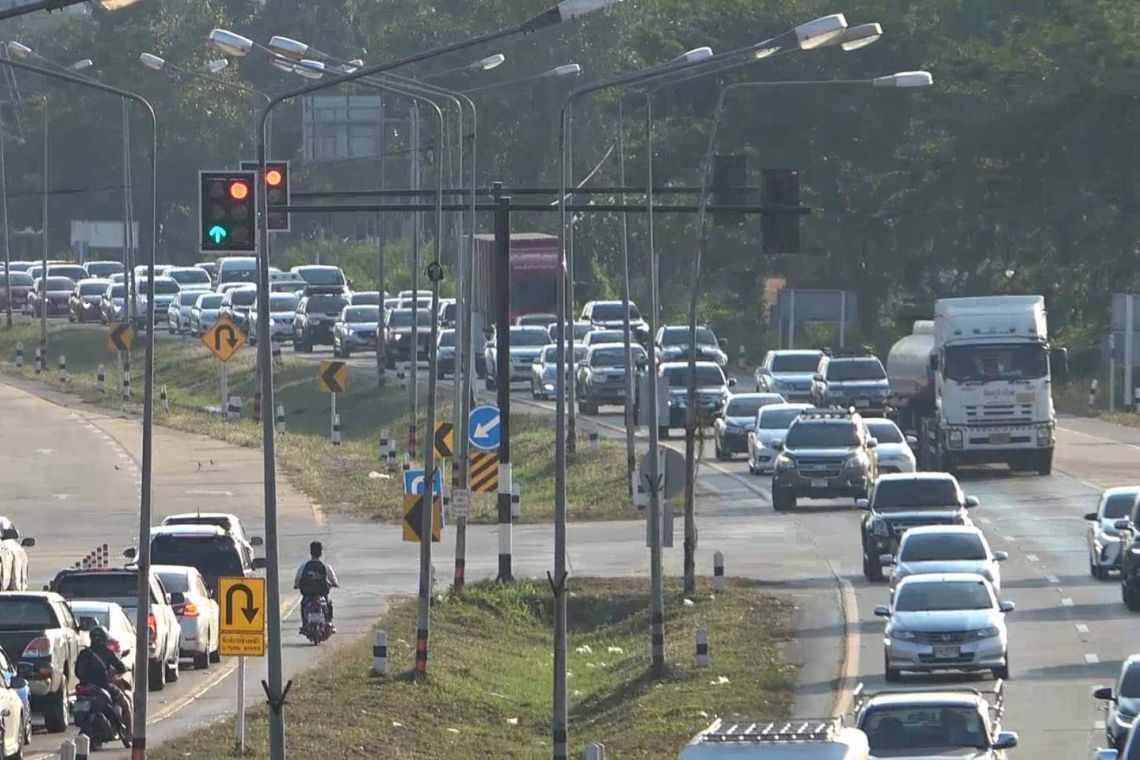 เดินทางปีใหม่ปลอดภัย "กรมการขนส่งทางบก" เปิดให้ประชาชนตรวจสภาพรถฟรี! ป้องกันอุบัติเหตุ 