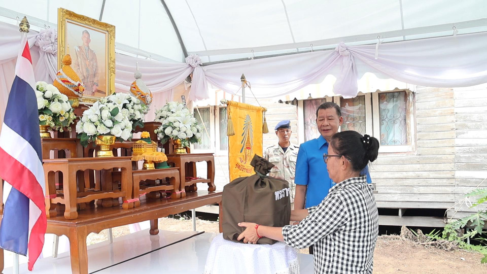 มูลนิธิราชประชานุเคราะห์ฯ เชิญสิ่งของพระราชทาน มอบผู้ประสบอัคคีภัย อ.เสนา อยุธยา 