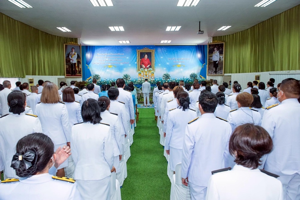 อ่างทอง จัดพิธีเจริญพระพุทธมนต์ และทำบุญตักบาตร เนื่องในโอกาสเฉลิมฉลองวาระครบรอบ 100 ปี วันประสูติ สมเด็จพระเจ้าพี่นางเธอ เจ้าฟ้ากัลยาณิวัฒนาฯ 