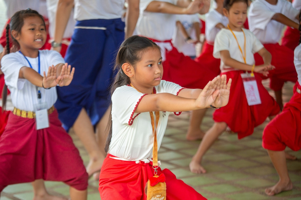 ลูกเรียนโขน แม่เรียนนาฏศิลป์! วัดไผ่ล้อมเปิดพื้นที่สืบสานวัฒนธรรม เติมสีสันวันหยุดนครปฐม